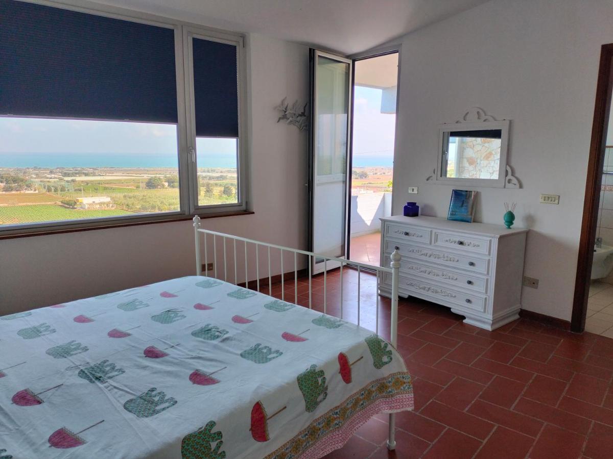 Le Finestre Sul Mare Bed & Breakfast Conversano Dış mekan fotoğraf