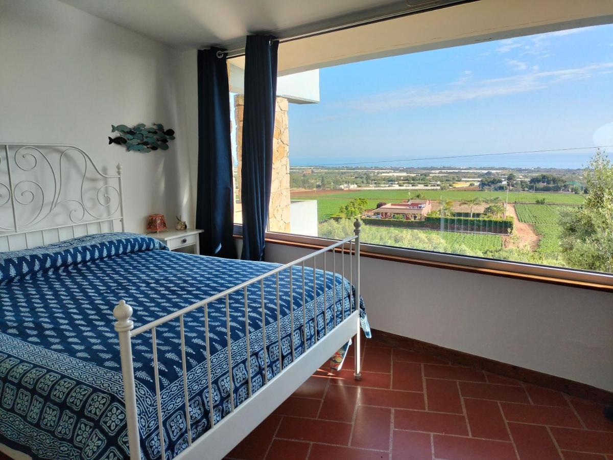 Le Finestre Sul Mare Bed & Breakfast Conversano Dış mekan fotoğraf
