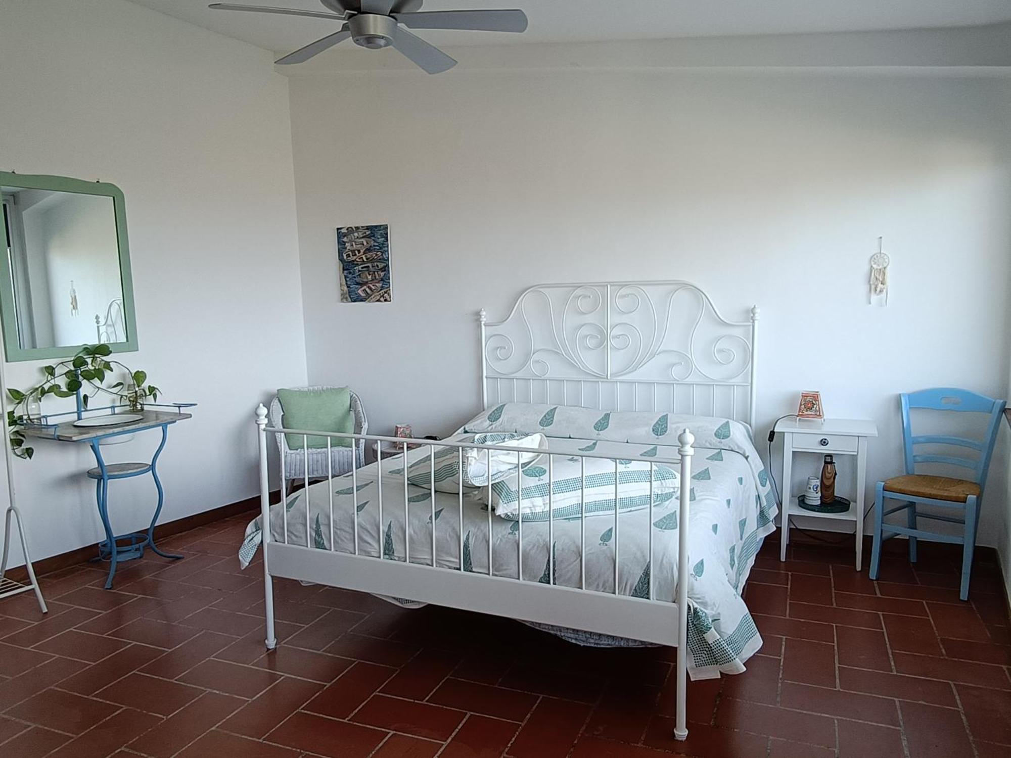 Le Finestre Sul Mare Bed & Breakfast Conversano Oda fotoğraf